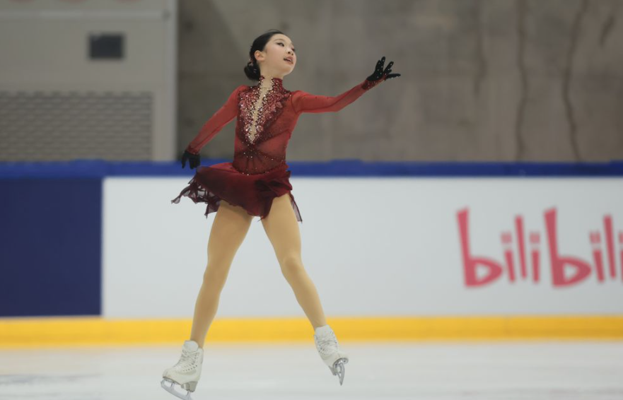 享受九游娱乐电玩城的多人互动游戏